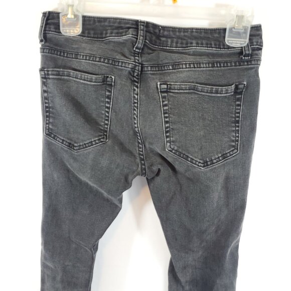 Forever 21 Womens Black Wash Skinny Leg Distressed Legs & Bottom Hem Jeans Sz 27 - Picture 9 of 11